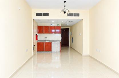 Apartment - Studio - 1 for rent in Muwaileh 29 Building - Muwaileh - Sharjah