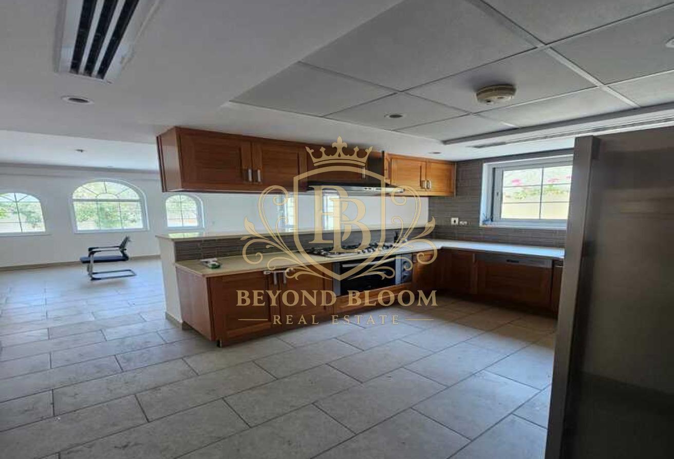 Spacious 3 Bed | Legacy Large | Private Pool photo 9