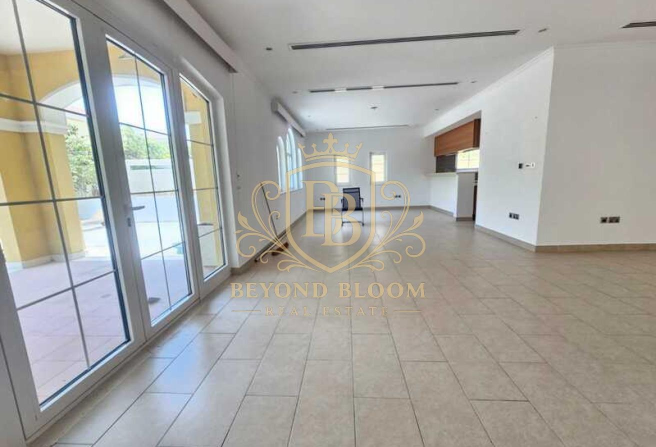 Spacious 3 Bed | Legacy Large | Private Pool photo 2