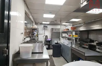Shop - Studio - 1 Bathroom for rent in Satwa Road - Al Satwa - Dubai