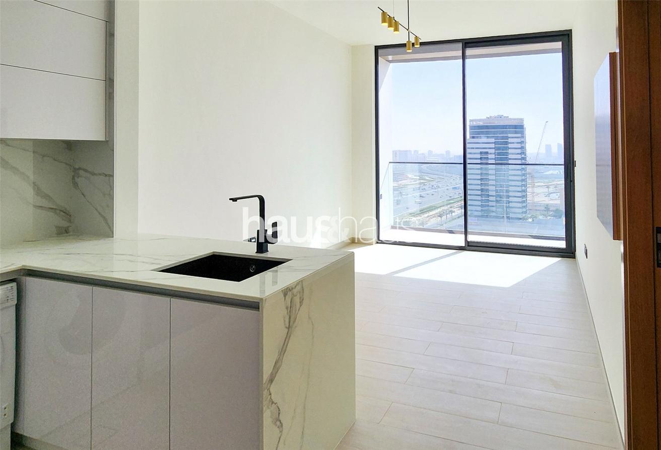 Golf View | High floor | 1 Bedroom photo 7