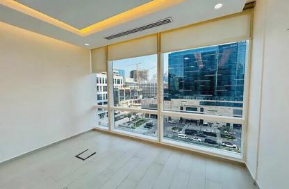 Office Space - Studio - 1 for rent in Tamani Art Tower - Business Bay - Dubai