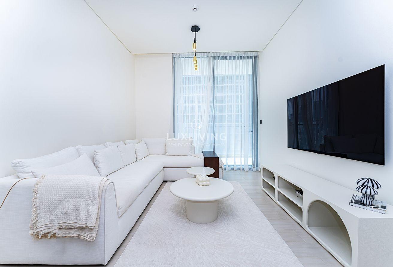 Ready To MoveIN | Fully Furnished | Prime Location photo 5