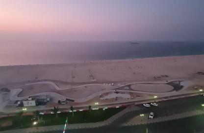 Apartment - 3 Bedrooms - 4 Bathrooms for rent in Corniche Tower - Ajman Corniche Road - Ajman