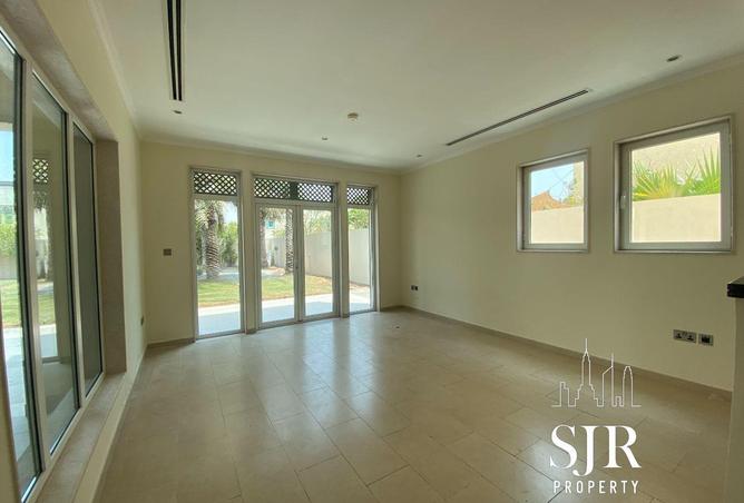 76182129 - Property Image 2