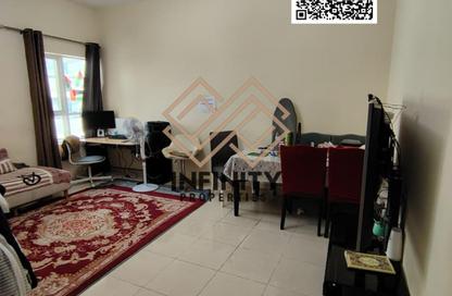 شقة - غرفة نوم - 2 حمامات للبيع في أورينت تاور 1 - أورينت تاور - البستان - عجمان