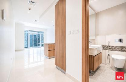 Apartment - 1 Bedroom - 2 Bathrooms for rent in Imperial Avenue - Downtown Dubai - Dubai