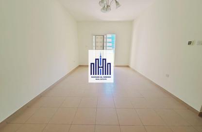Apartment - 2 Bedrooms - 3 Bathrooms for rent in Muwailih Building - Muwaileh - Sharjah
