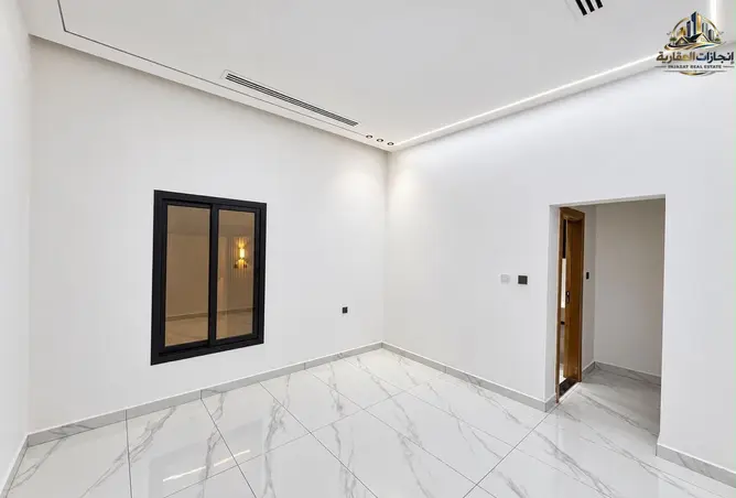 156938439 - Property Image 3