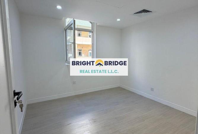 1-bed apartment in Weston Court 1 · Upgraded · Study — photo 3