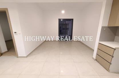 Apartment - 1 Bedroom - 1 Bathroom for rent in Sapphire Beach Residence - Maryam Island - Al Khan - Sharjah Apartment - 1 Bedroom - 1 Bathroom for rent in Sapphire Beach Residence - Maryam Island - Al Khan - Sharjah