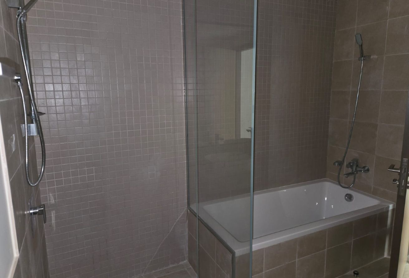 2 bedroom apartment in 1 Residences - 1, Bur Dubai: 8