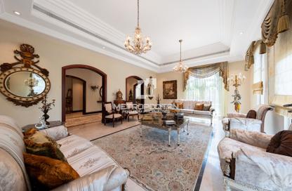 Villa - 5 - 6 for rent in Sector H - Emirates Hills - Dubai