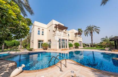 Villa - 5 - 6 for rent in Sector H - Emirates Hills - Dubai