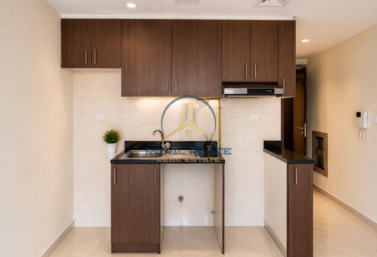 UNFURNISHED | PRIME LOCATION | READY TO MOVE photo 3