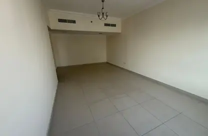 شقة - 3 غرف نوم - 3 حمامات للايجار في التعاون 1 - أبراج التعاون - الخان - الشارقة