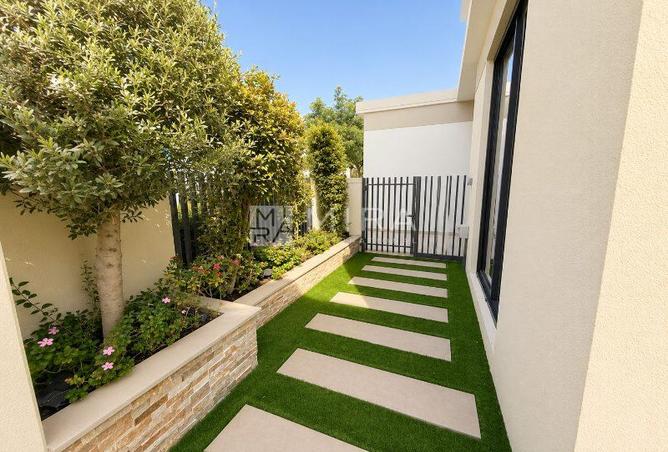117702555 - Property Image 2