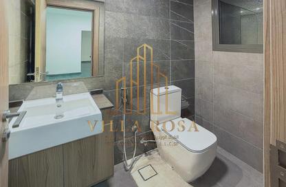 Apartment - 4 Bedrooms - 5 Bathrooms for rent in Al Majaz 3 - Al Majaz - Sharjah