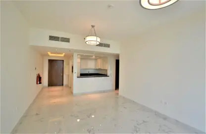 شقة - غرفة نوم - 2 حمامات للايجار في آمنة - مدينة الحبتور - الخليج التجاري - دبي