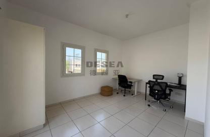 Villa - 2 Bedrooms - 3 Bathrooms for rent in Springs 12 - The Springs - Dubai Villa - 2 Bedrooms - 3 Bathrooms for rent in Springs 12 - The Springs - Dubai