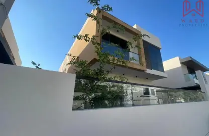 Villa - 5 Bedrooms - 5 Bathrooms for rent in Umm Suqeim 1 - Umm Suqeim - Dubai