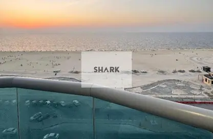 شقة - 2 غرف نوم - 3 حمامات للبيع في مساكن كورنيش عجمان - طريق كورنيش عجمان - عجمان