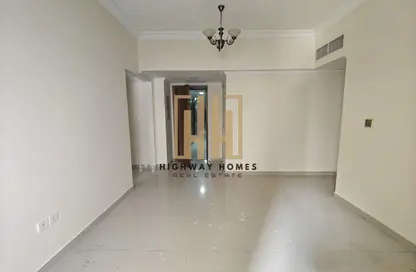 Apartment - 2 Bedrooms - 2 Bathrooms for rent in Muwaileh 29 Building - Muwaileh - Sharjah