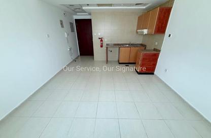 Apartment - Studio - 1 Bathroom for rent in New Al Taawun Road - Al Taawun - Sharjah