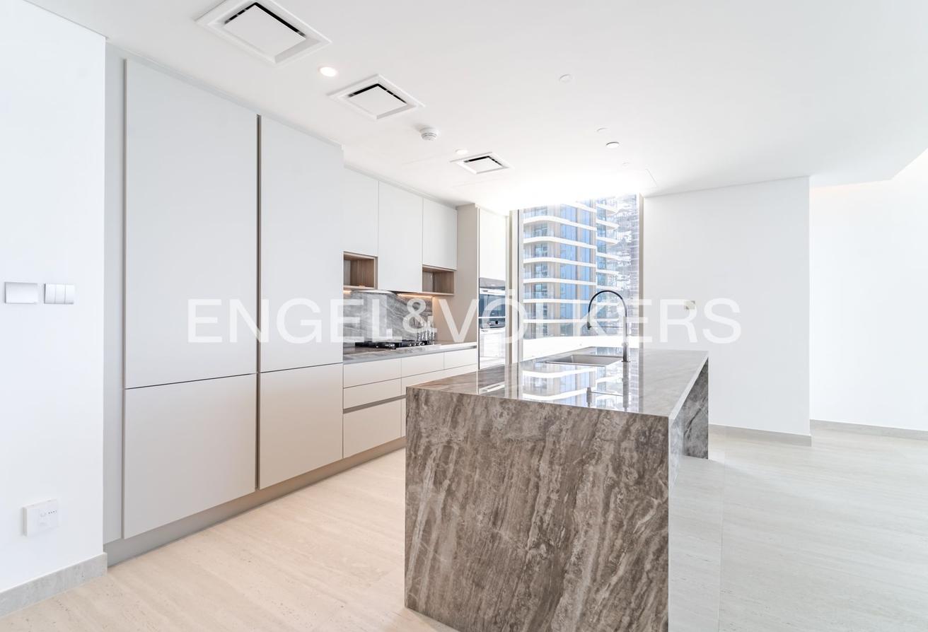 Luxury Living | Beach Front | Corner Unit photo 5