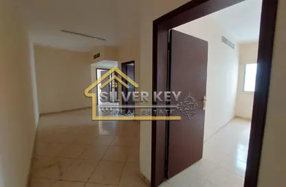 شقة - 3 غرف نوم - 2 حمامات للايجار في المحطة - القاسمية - الشارقة