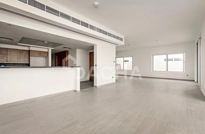 Villa - 4 - 5 for sale in Legacy Nova Villas - District 9 - Jumeirah Park - Dubai