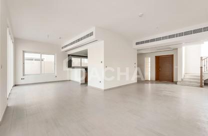 Villa - 4 - 5 for sale in Legacy Nova Villas - District 9 - Jumeirah Park - Dubai