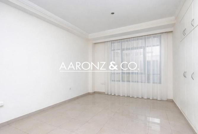 79430947 - Property Image 3