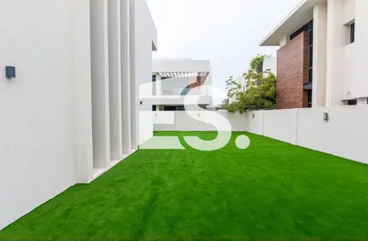 Villa - 4 Bedrooms - 6 Bathrooms for rent in West Yas - Yas Island - Abu Dhabi