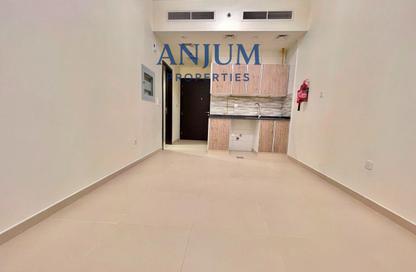 Apartment - Studio - 1 Bathroom for rent in Al Shafar Palladium Building - Al Jaddaf - Dubai Apartment - Studio - 1 Bathroom for rent in Al Shafar Palladium Building - Al Jaddaf - Dubai