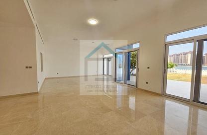 Villa - 5 Bedrooms - 6 Bathrooms for rent in Palma Residences - Palm Jumeirah - Dubai