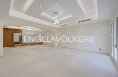 Villa - 4 Bedrooms - 5 Bathrooms for rent in Meadows 9 - Meadows - Dubai