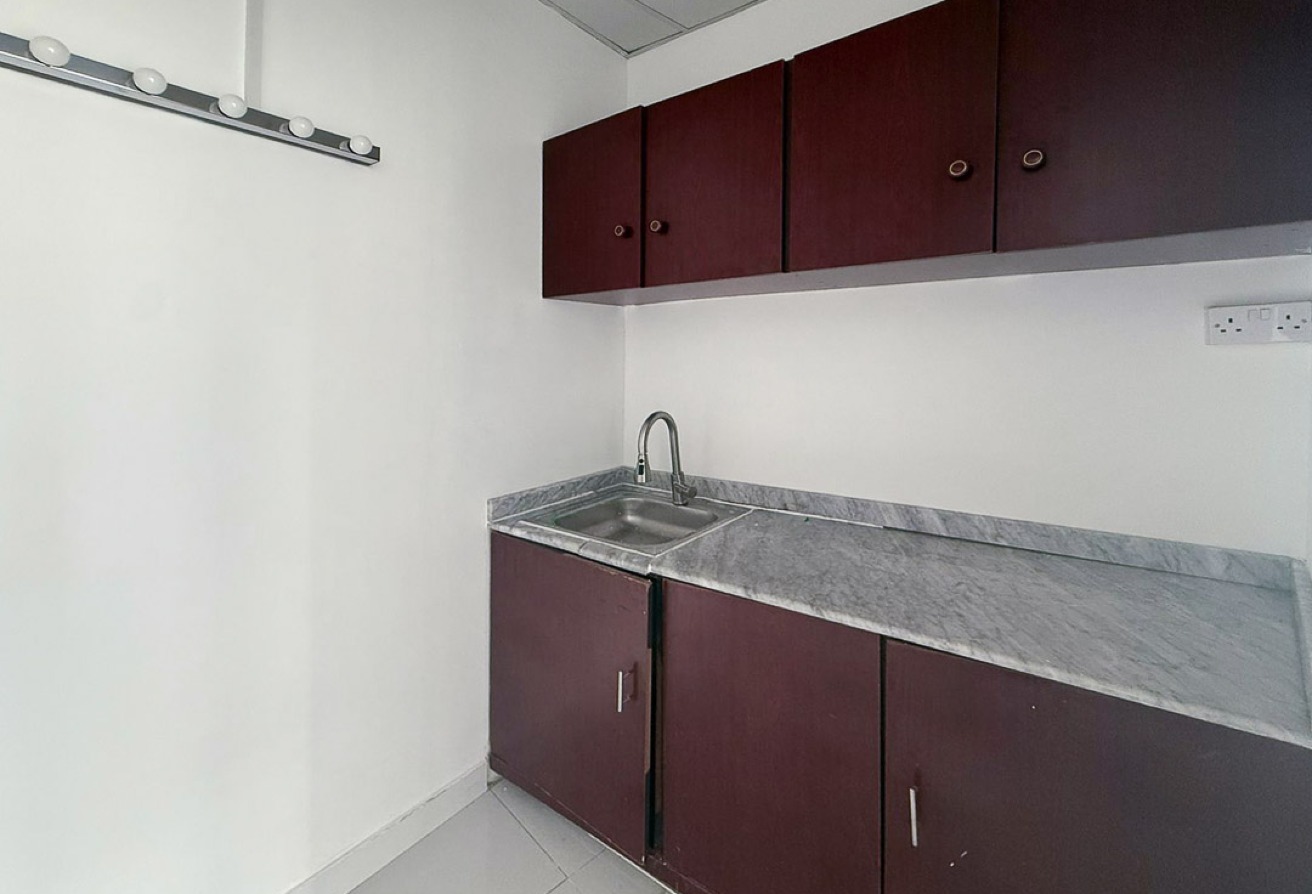 Studio office space in Fifty One Tower, Business Bay: 9