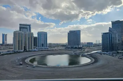 شقة - 2 غرف نوم - 3 حمامات للايجار في تفريعة القنال 2 - أبراج الجولف - مدينة دبي الرياضية - دبي