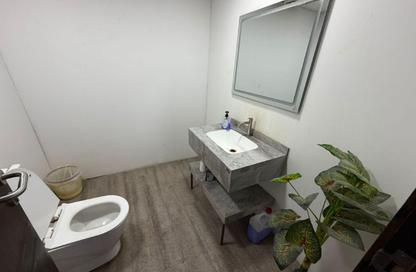 Warehouse - Studio - 3 Bathrooms for rent in Industrial Building 13 - Industrial Area 13 - Sharjah Industrial Area - Sharjah