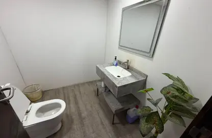 مستودع - استوديو - 3 حمامات للايجار في بناء الصناعية 13 - منطقة رقم 13 - المنطقة الصناعية بالشارقة - الشارقة