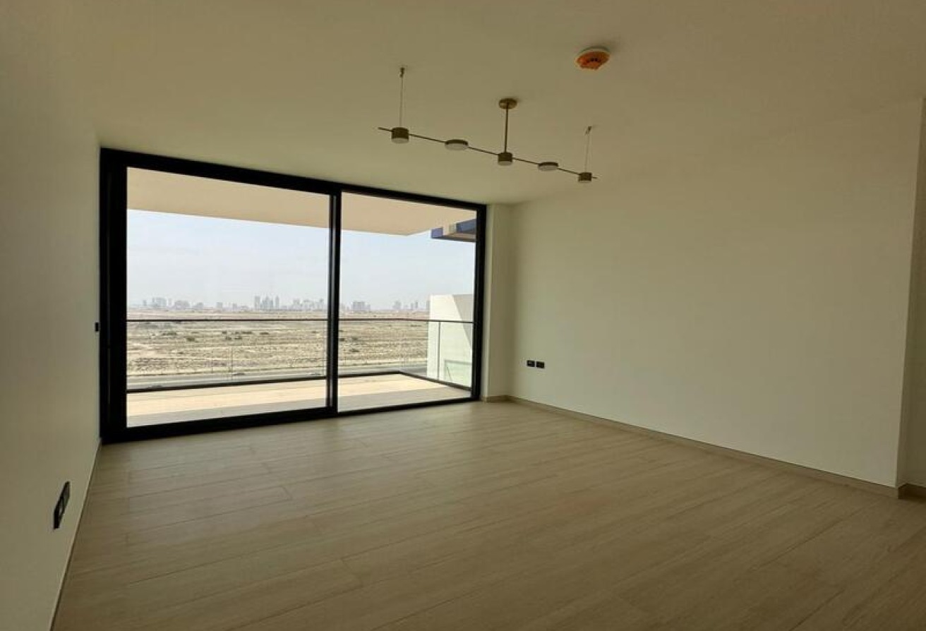 VACANT | BRAND NEW | OPEN VIEWS gallery image