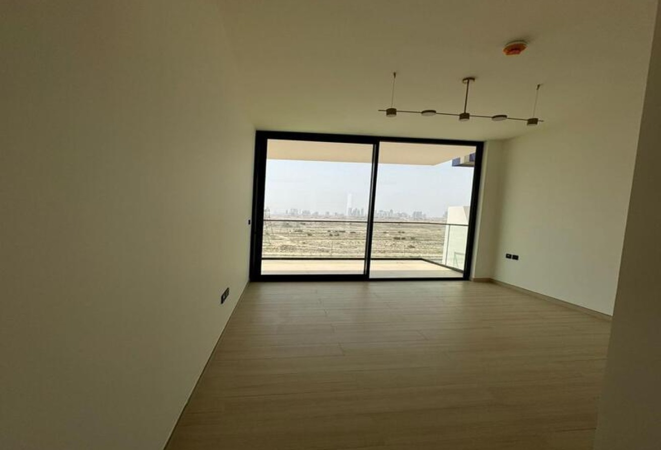 VACANT | BRAND NEW | OPEN VIEWS gallery image
