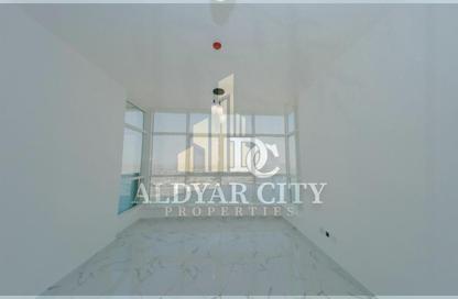 Apartment - 2 Bedrooms - 3 Bathrooms for sale in Oasis Tower 3 - Al Rashidiya 1 - Al Rashidiya - Ajman
