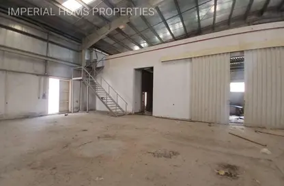 Warehouse - Studio - 4 Bathrooms for rent in Umm Al Thuoob - Umm Al Quwain