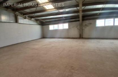 Warehouse - Studio - 4 Bathrooms for rent in Umm Al Thuoob - Umm Al Quwain