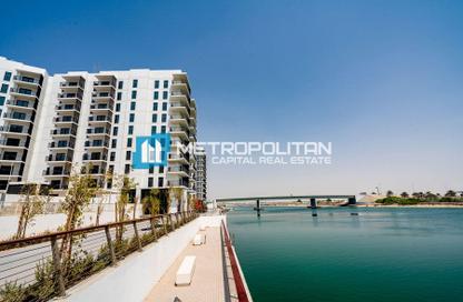 Apartment - 3 Bedrooms - 3 Bathrooms for sale in Waters Edge - Yas Island - Abu Dhabi