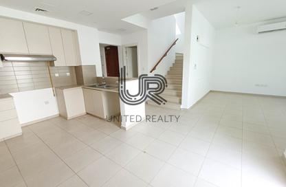 Townhouse - 3 - 3 for rent in Hayat Townhouses - Town Square - Dubai
