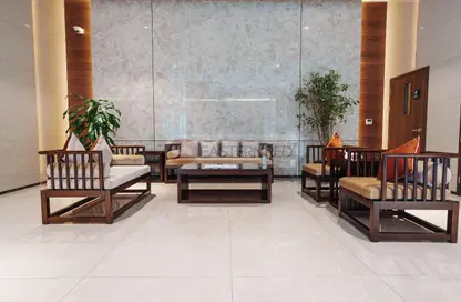 شقة - غرفة نوم - 2 حمامات للايجار في المرحلة الثالثة - الفرجان - دبي