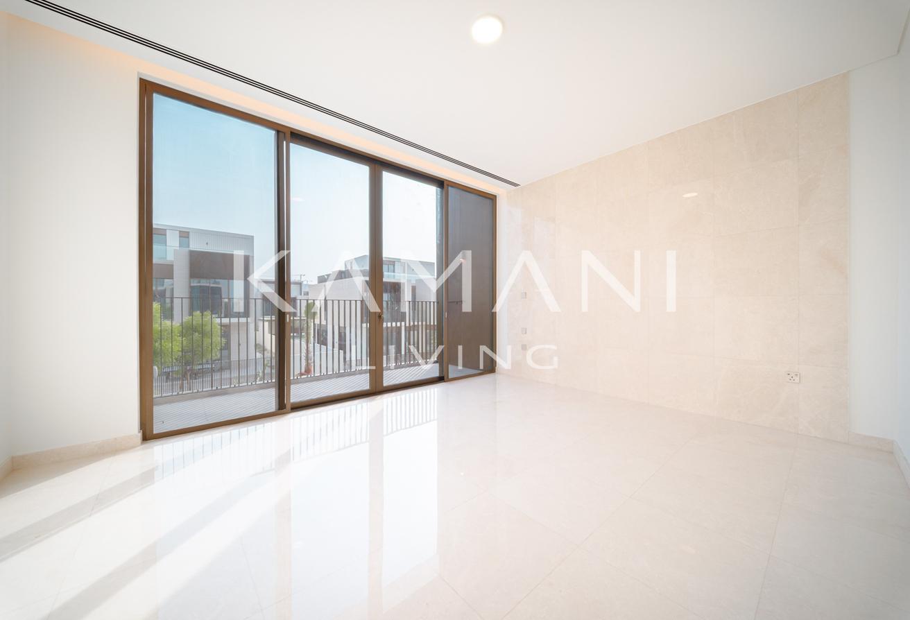 Big Pool | Corner Unit | Available photo 11